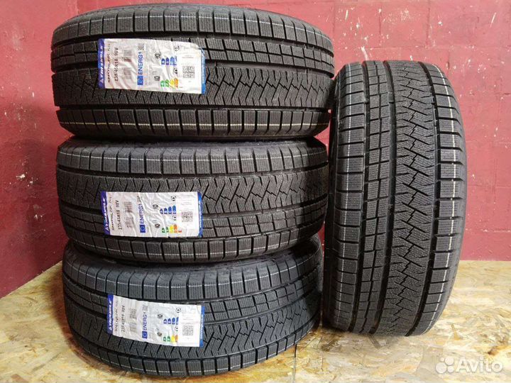 Triangle PL02 235/45 R18 98V