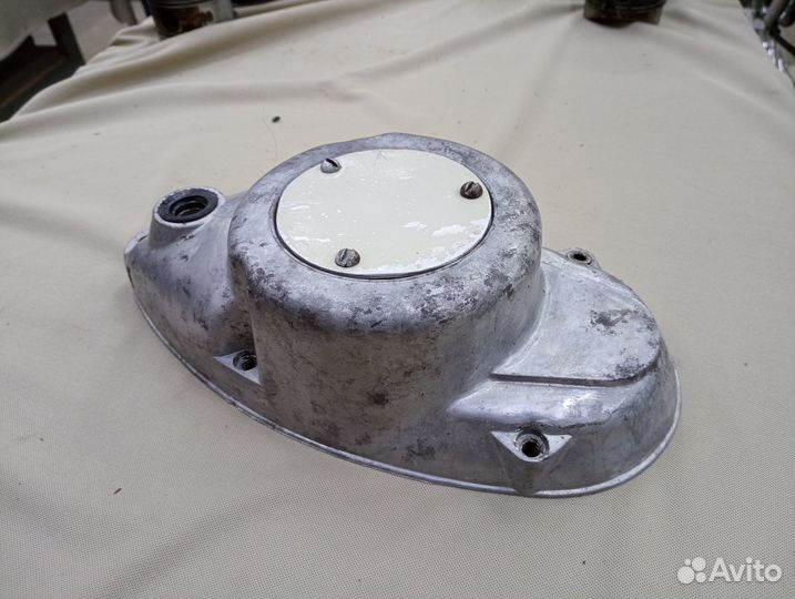 Левая крышка двигателя мотороллера Муравей