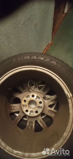 Литые диски с шинами на таета