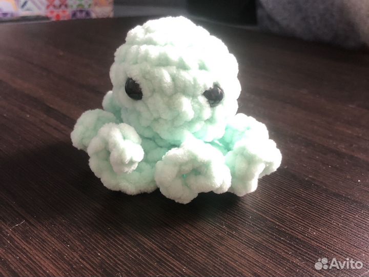 Вязанный осминог из плюшивой пряжи зеленый 1 шт