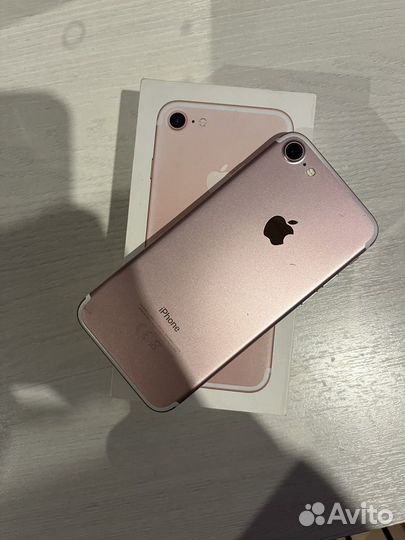 iPhone 7, 32 ГБ