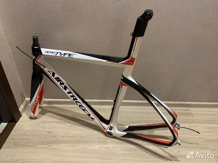 Карбоновая шоссейная рама