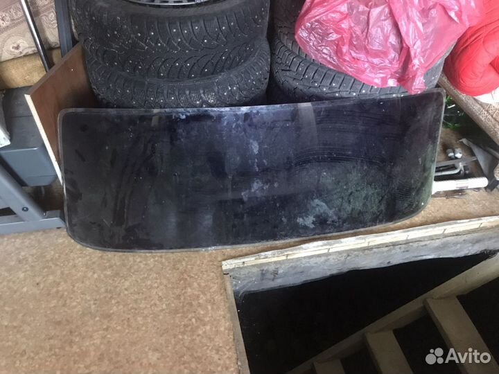 Заднее стекло