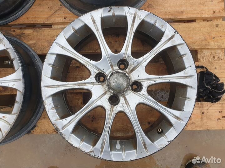 Комплект литых дисков R15 4x100 6J ET 38 skad