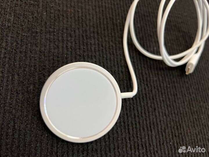Беспроводная зарядка MagSafe Charger Apple