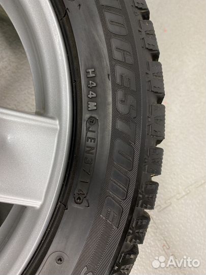 Bridgestone Blizzak Revo GZ 215/50 R17 91Q