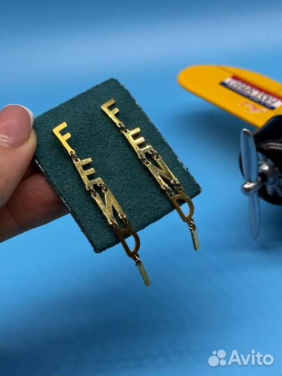Серьги fendi в золоте