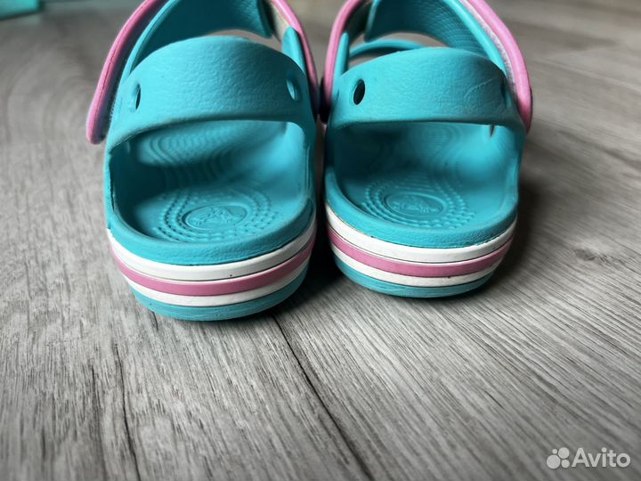 Сандали Crocs для девочки