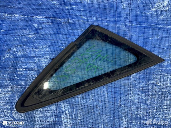 Форточка кузова на toyota wish ZGE20 2zrfae