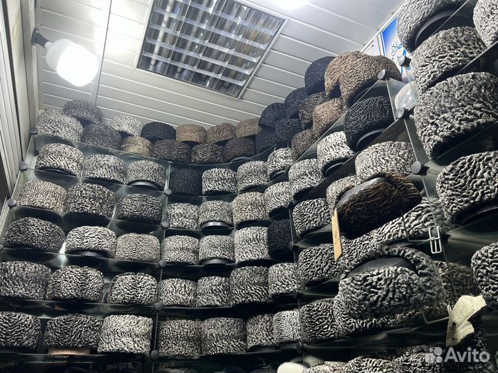 Каракулевая шапка