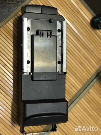 Подлокотник центральный