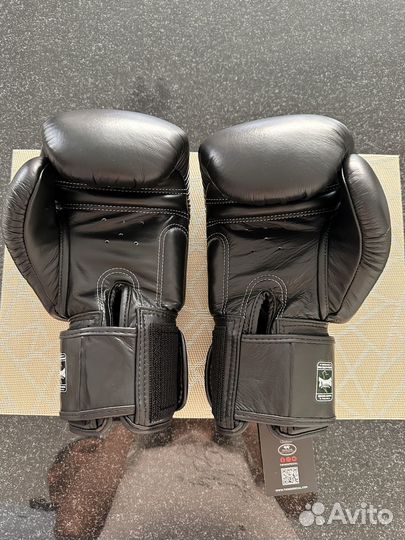 Боксерские перчатки twins 14