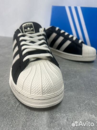 Adidas superstar black white