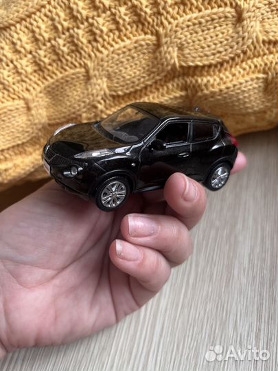 Редкая моделька nissan juke 1:43 коллекционная