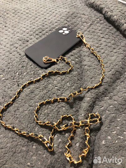 Чехол на iPhone 13