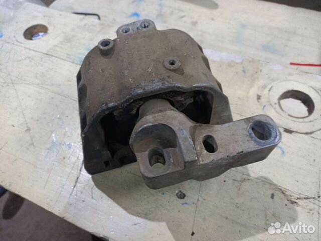 Опора двигателя Skoda/Volkswagen 1j0199282