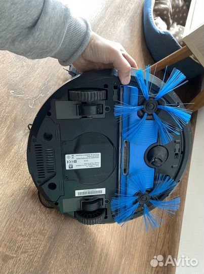 Робот пылесос philips