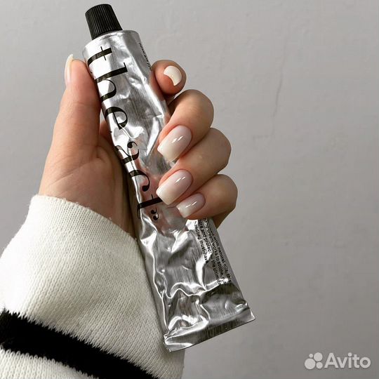 Маникюр и педикюр