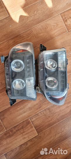 Фары на toyota tundra
