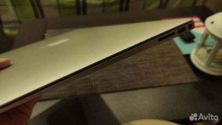Apple MacBook Air 13 Early 2015 (13.3, i5, 8gb)