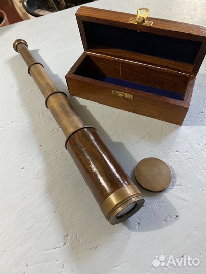 Подзорная труба индия в деревянной шкатулке