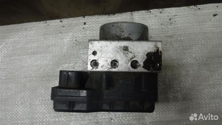 Блок ABS (насос) Toyota Corolla (E150) 2006-2013