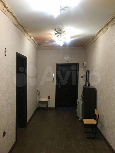 3-к. квартира, 103 м², 2/5 эт.