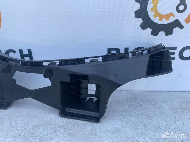 Кронштейн заднего бампера Mercedes A2138850165