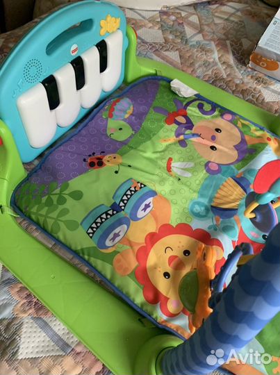 Развивающий коврик fisher price с пианино