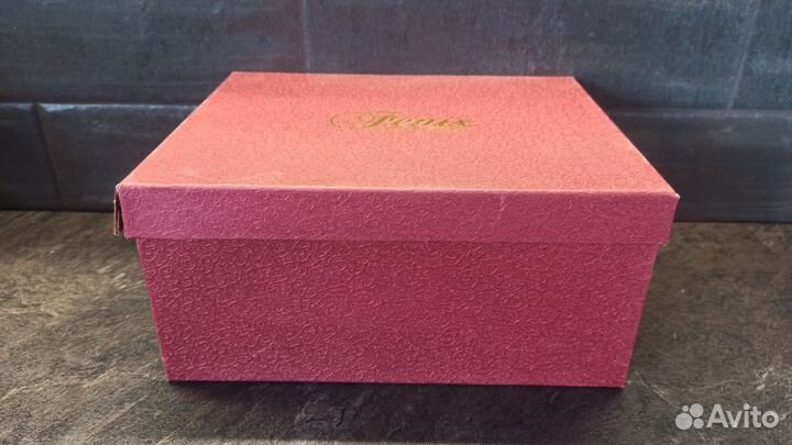 Фарфоровые чайные чашки