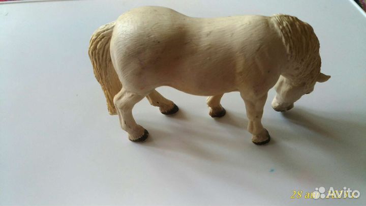 Лошадь schleich