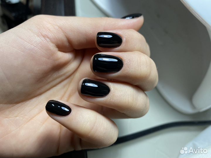 Маникюр с покрытием гель-лаком