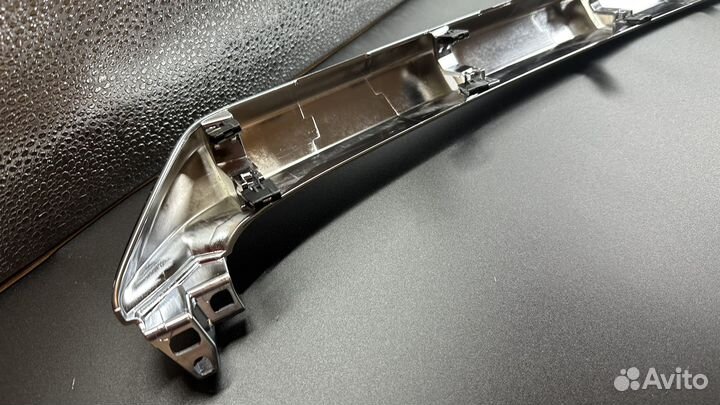 Накладка решеткий радиатора нижняя Lexus RX 2019