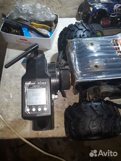 Машина на радиоуправлении 1 8