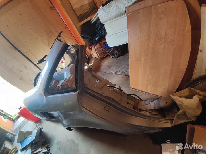 Заднее правое крыло, четверть