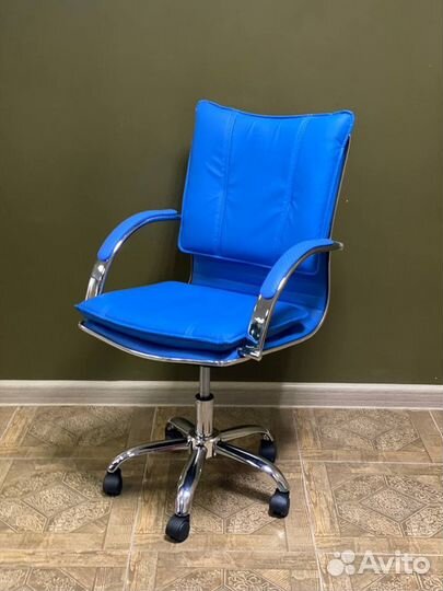 Компьютерное кресло для учебы и дома