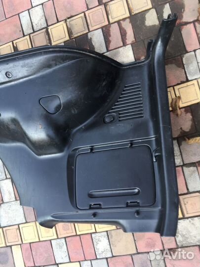 Toyota rav4 2004 обшивка багажника левая