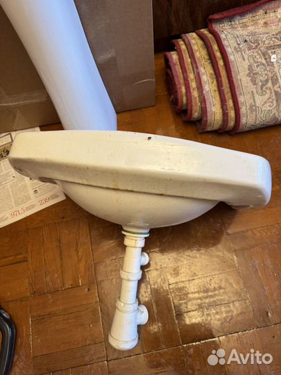 Раковина с тумбой