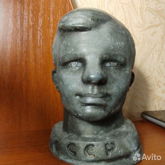 Бюст Гагарина