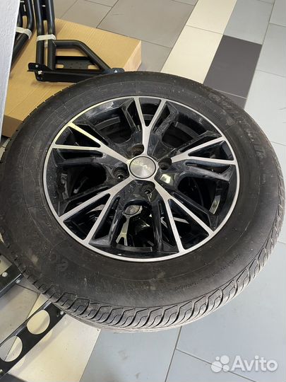 R15 Ovation EcoVision VI-682 205/60, PCD 4x100 DIA 52