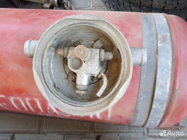 Продаю газовые баллоны