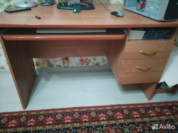 Компьютерный стол