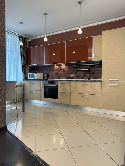 2-к. квартира, 70 м², 8/10 эт.