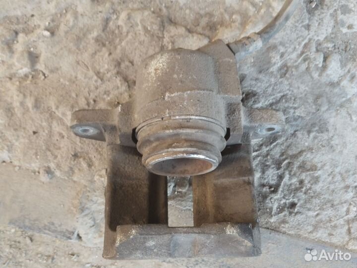 Суппорт renault Logan правый