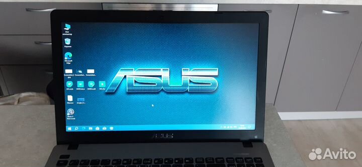 Ноутбук asus X550CC core i3 gt720m