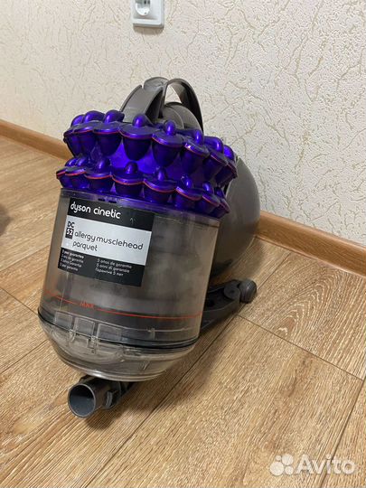 Пылесос Dyson dc52