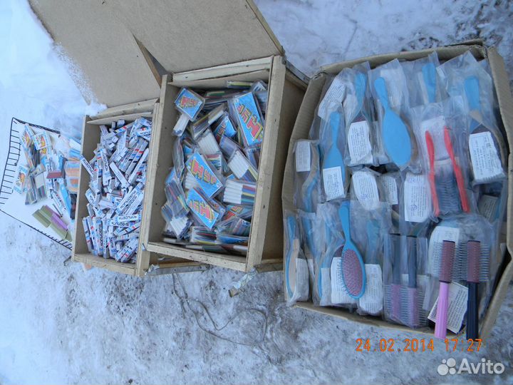 Расчёски, карандаши