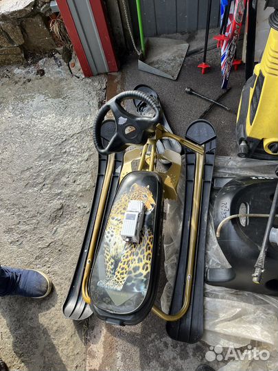 Снегокат, санки, лыжи