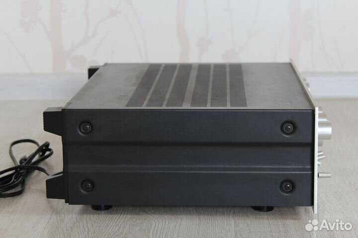 Trio KA 7300D усилитель в хор. состоянии