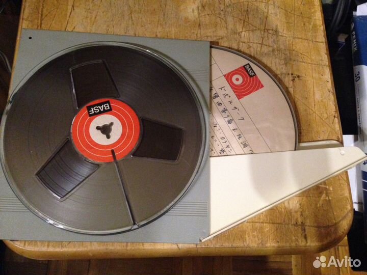 Фирменная магнитная лента на катушках 27 и 18 см